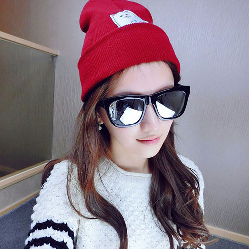 2018 New 4 Colors Winter Carton Cat Sticker Knit Women Ski Wool Cap Hat in Cotton and Polyester For Outdoor Climbing Hiking